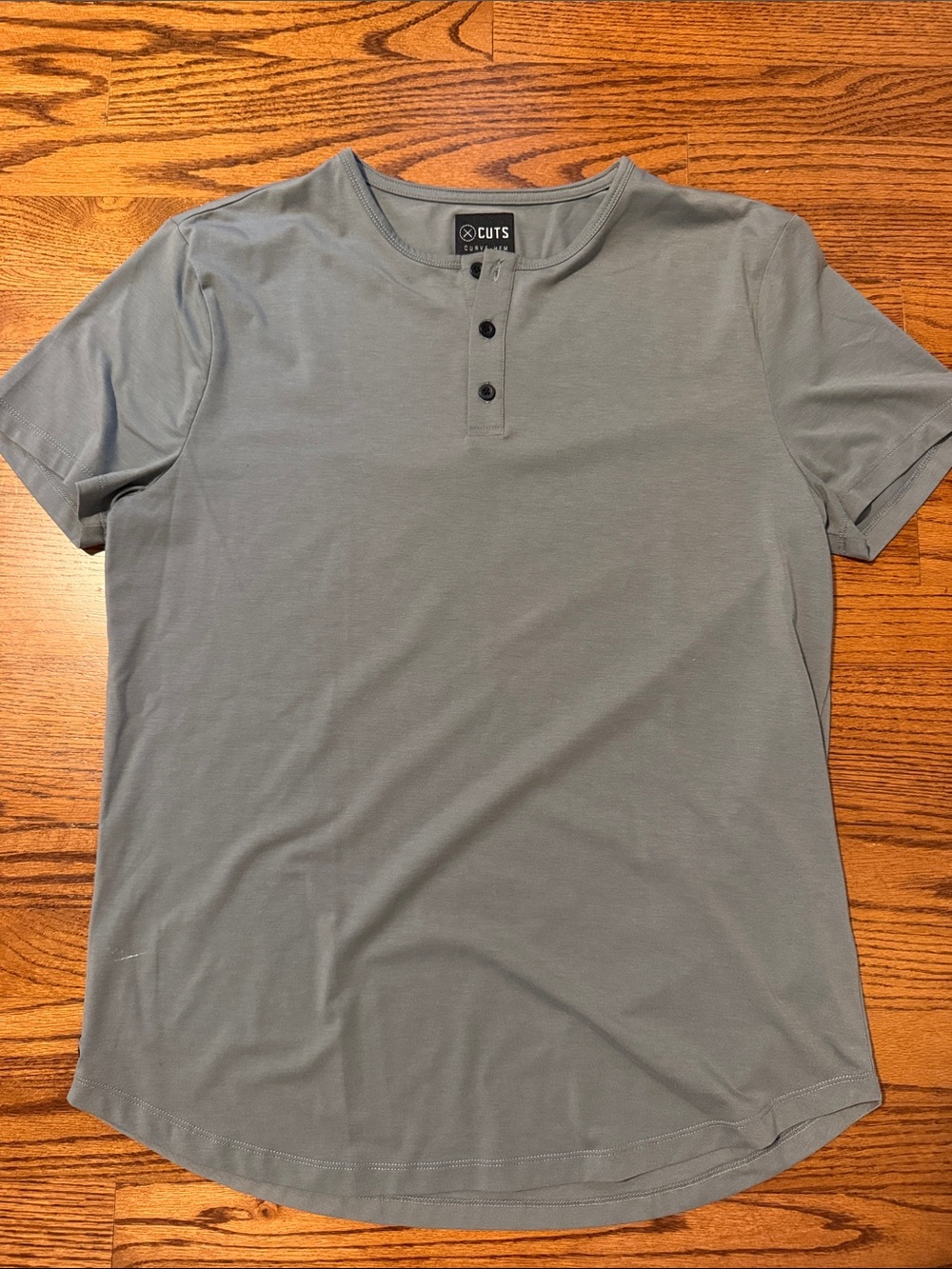 Cuts Clothing Curve-Hem Tshirt